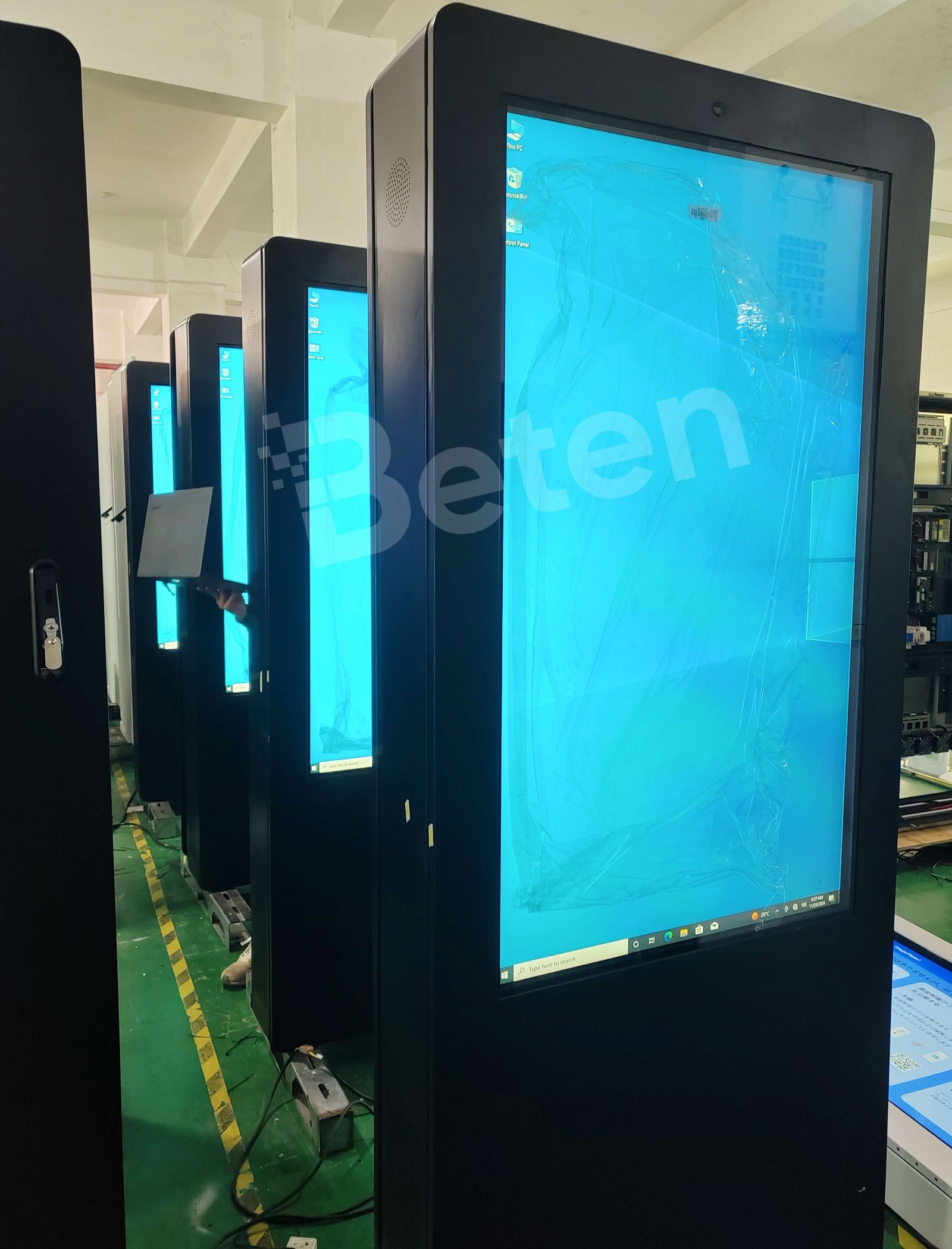 Beten 户外数字标牌进入欧洲-11