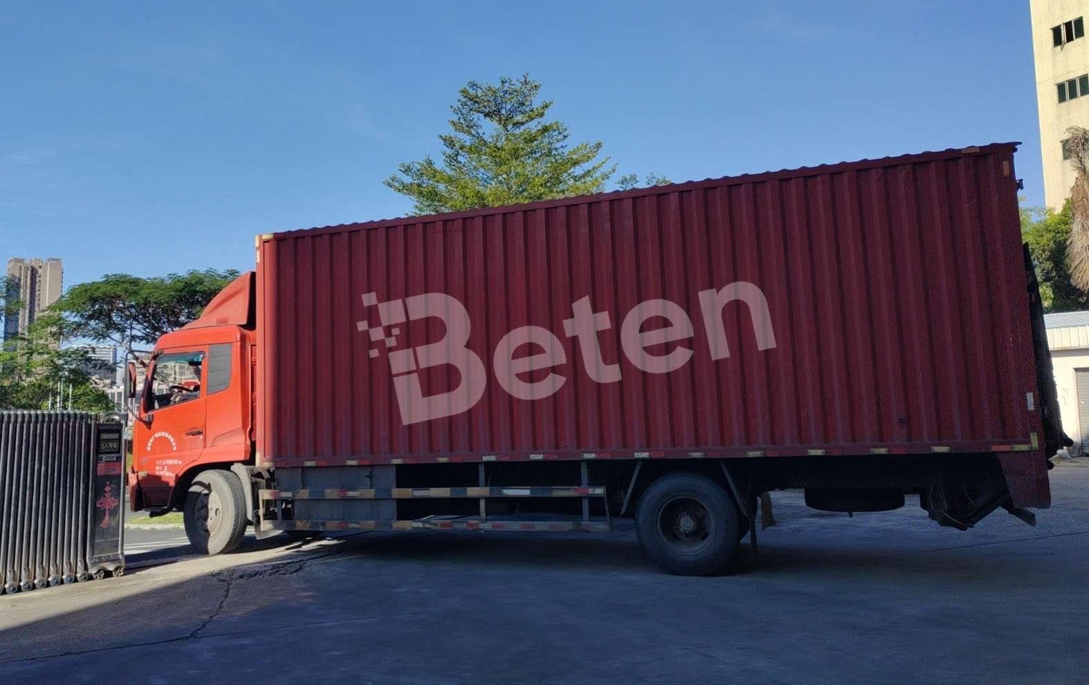 Beten 户外数字标牌进入欧洲-3